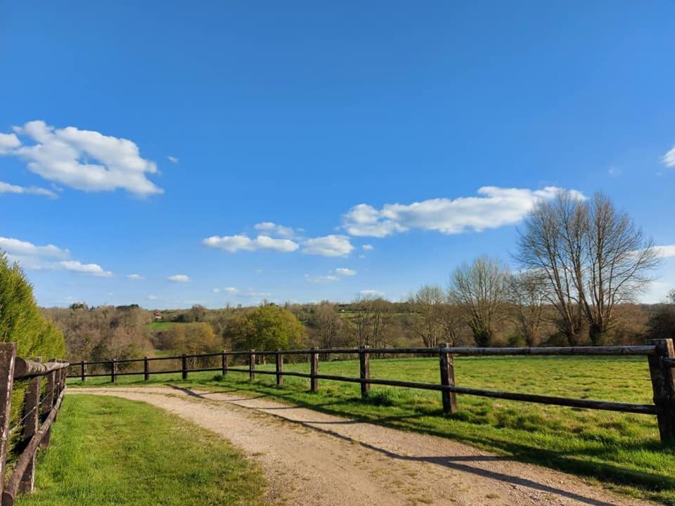 Relais Equestre Du Miloir - Chambres D'Hotes Saint-Desir Luaran gambar